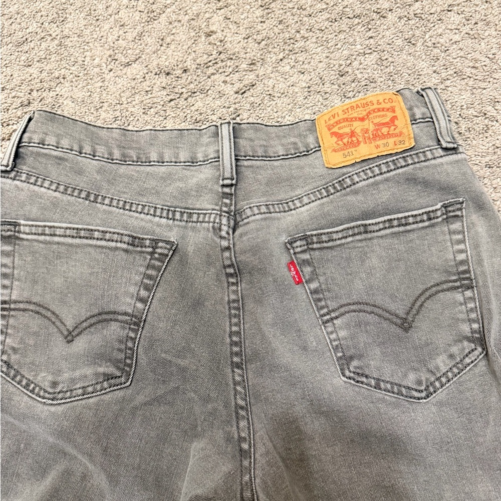 Levi’s Men's Gray Straight Leg Jeans - Picture 6 of 6
